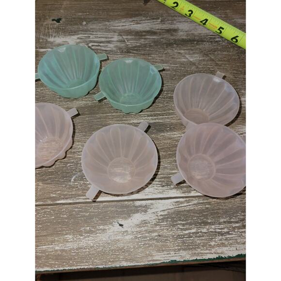 Set Of 6 Pastel Vintage Stanhome Gelatin Molds - Picture 2 of 4